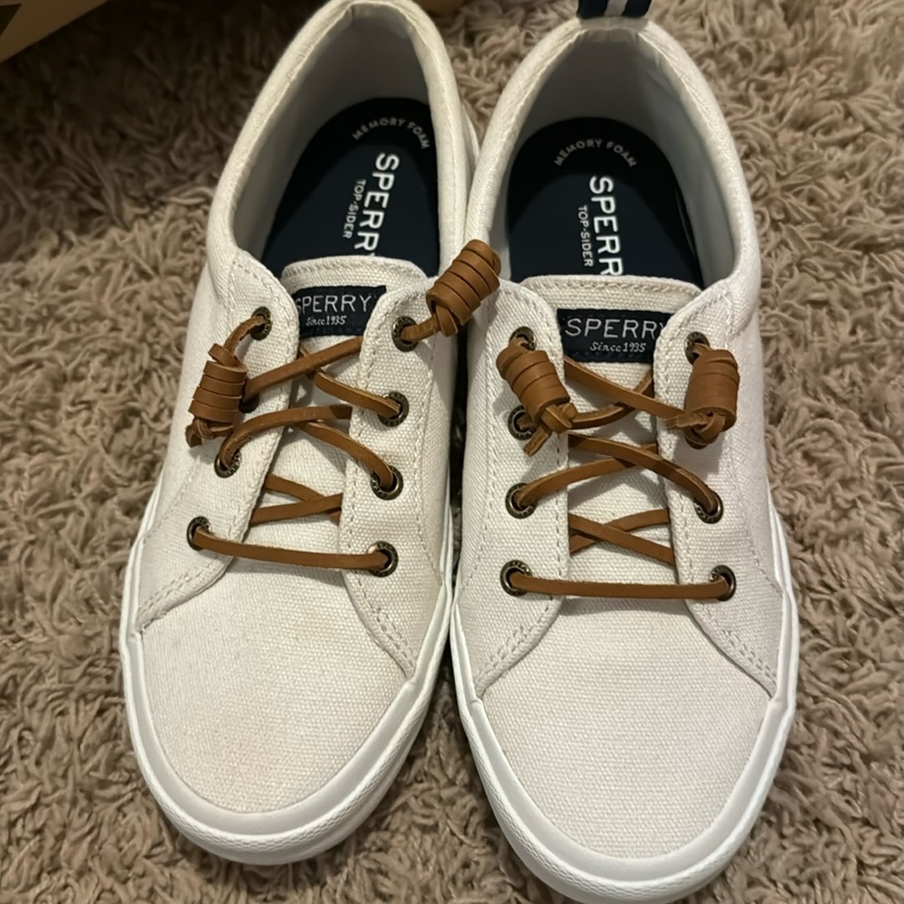 Sperry Pier Wave size 6.5